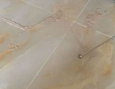 港南瓷砖空鼓维修公司分享粘合剂选择不当在瓷砖铺贴过程中可能导致以下问题