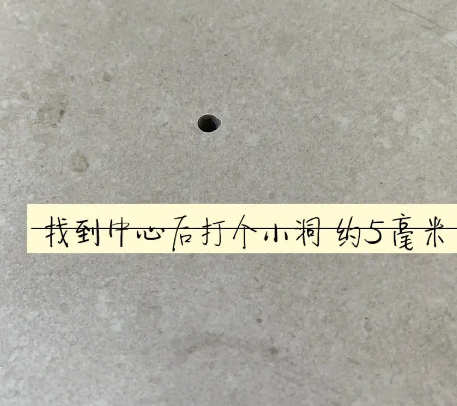 港南瓷砖空鼓维修公司专业解答在瓷砖铺贴过程中，如果砂料搅拌不均匀，将会带来以下问题
