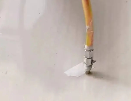 港南瓷砖空鼓维修公司专业解答在瓷砖铺贴过程中，如果使用的砂料过粗（如全部使用了粗砂），可能会导致以下问题
